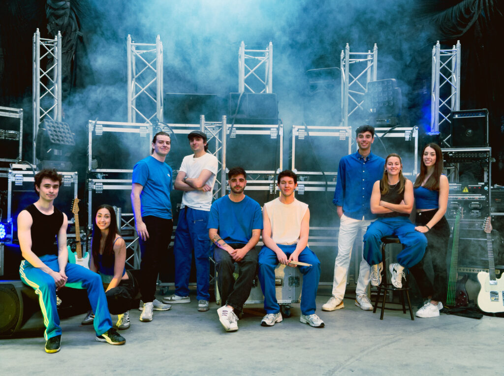 Els 9 músics del grup de versions Comandants de Tros